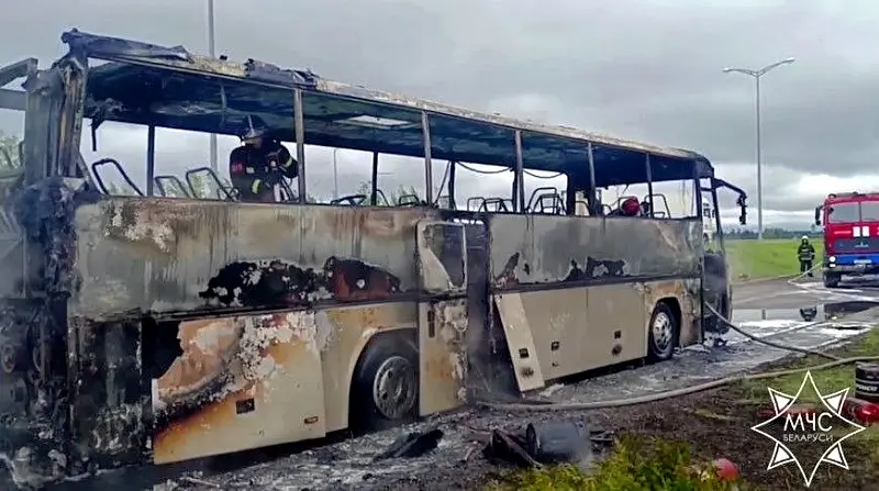 На М1 загорелся автобус с детьми, ехавший из Пинска