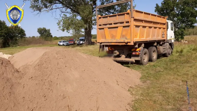 В Калинковичском районе водителя грузовика убило током В Калинковичском районе водителя грузовика убило током