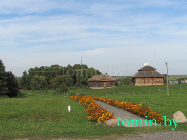 Усадьба Тадеуша Костюшко. Вид со стороны Коссовского замка - фото