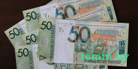    На торгах 19 апреля подешевели доллар, евро и юань