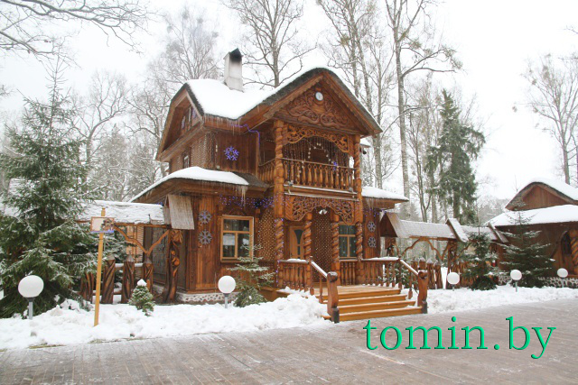 Резиденция Белорусского Деда Мороза и Снегурочки. Фото Тамары ТИБОРОВСКОЙ