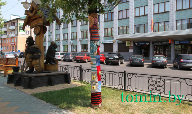 В Бресте впервые отметили Всемирный день вязания на публике - фото