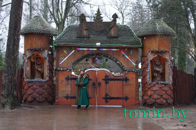 Поместье Белорусского Деда Мороза в Беловежской пуще. Фото Тамары ТИБОРОВСКОЙ.