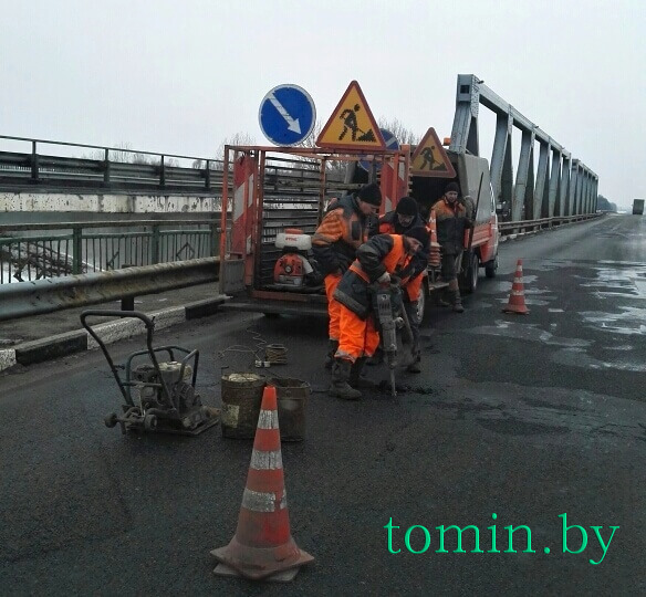 Очередное латание Бульковского моста - фото