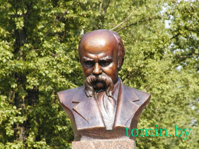 Памятник Тарасу Шевченко в Бресте. Фото Александра Климовича