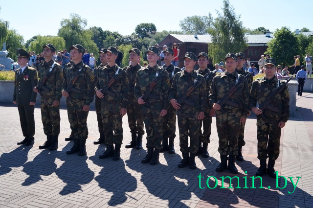 Военная присяга в Брестской крепости.  Фото Тамары ТИБОРОВСКОЙ