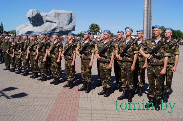 Военная присяга в Брестской крепости. Фото Тамары ТИБОРОВСКОЙ