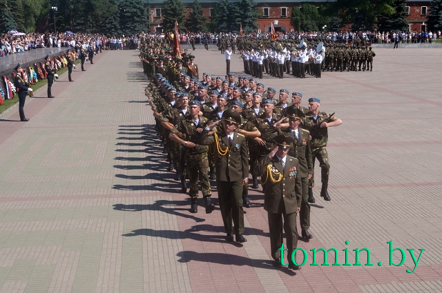 Военная присяга в Брестской крепости.  Фото Тамары ТИБОРОВСКОЙ