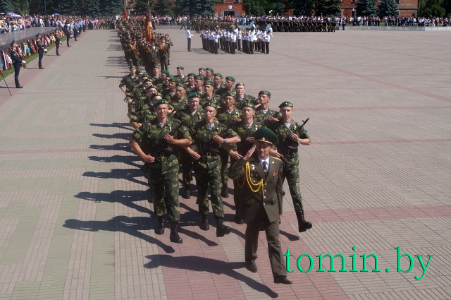 Военная присяга в Брестской крепости.  Фото Тамары ТИБОРОВСКОЙ