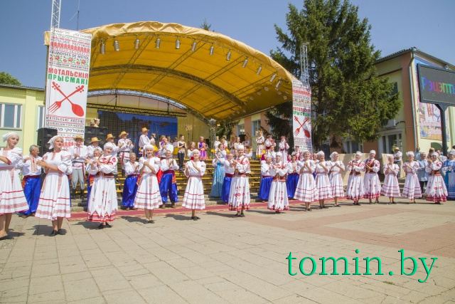 Международный фестиваль фольклора "Мотальскія прысмакі". Фото Александра Климовича