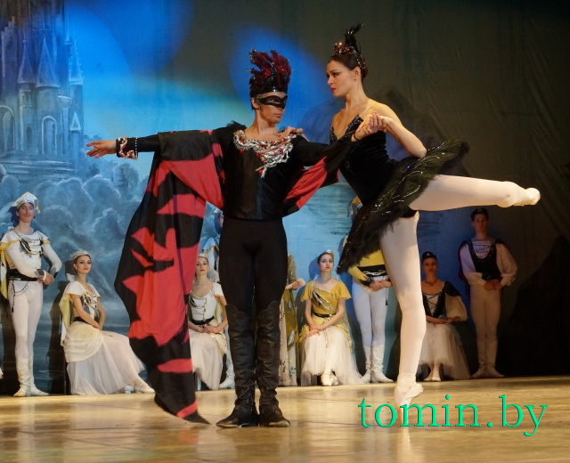 Балет «Лебединое озеро» Большого театра Беларуси в Бресте. Фото Тамары ТИБОРОВСКОЙ