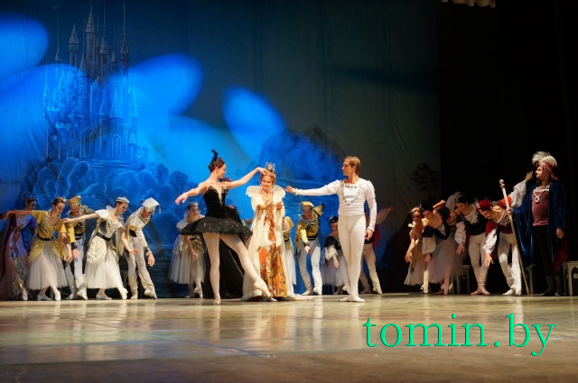 Балет «Лебединое озеро» Большого театра Беларуси в Бресте. Фото Тамары ТИБОРОВСКОЙ