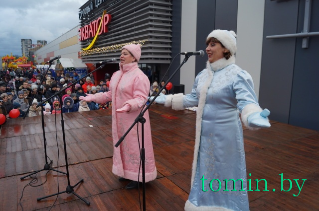 Торговый центр «Экватор» в Бресте: церемония открытия новогодней ёлки. Фото Тамары ТИБОРОВСКОЙ