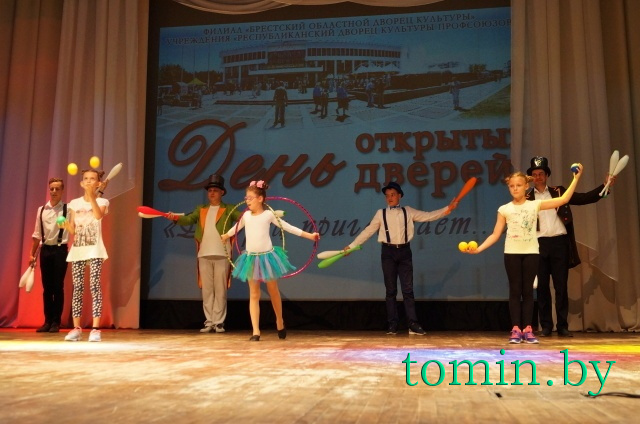 Цирковая студия "Давгялы". Фото Тамары ТИБОРОВСКОЙ Цирковая студия "Давгялы". Фото Тамары ТИБОРОВСКОЙ