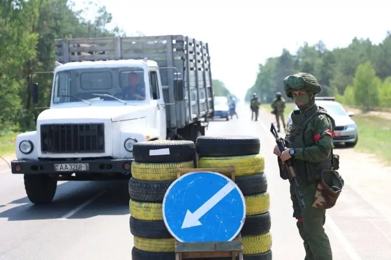 На блокпостах в Малоритском районе побывали иностранные атташе по вопросам обороны