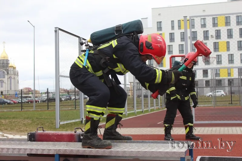 В Бресте назвали сильнейших пожарных-спасателей города