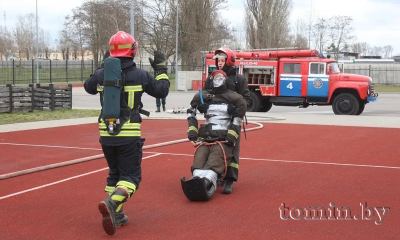 В Бресте назвали сильнейших пожарных-спасателей города