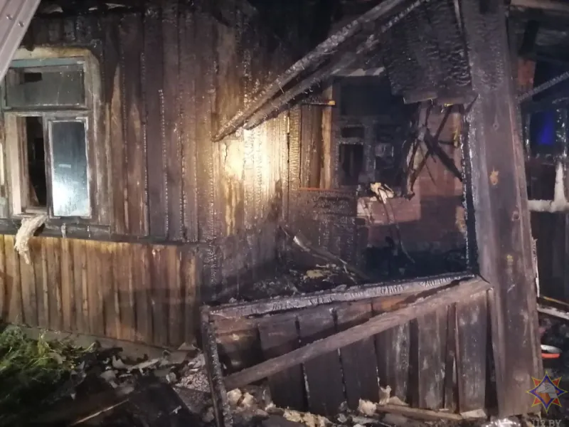 На пожаре в Пинске спасен мужчина