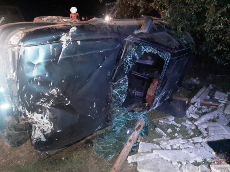 В Ганцевичском районе опрокинулся «Ауди»: водителя доставали спасатели