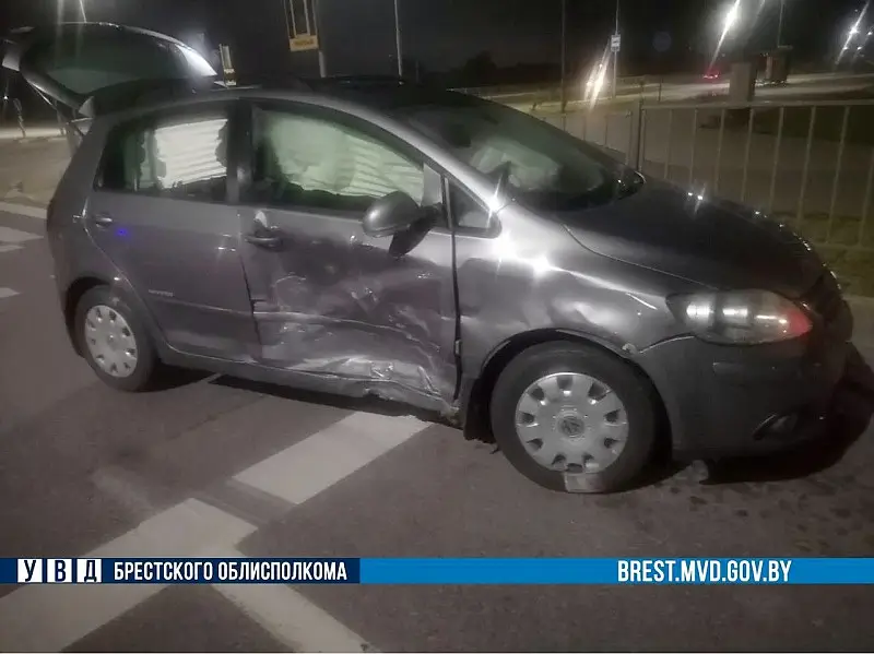 В Бресте в ночном ДТП пострадала пассажирка такси