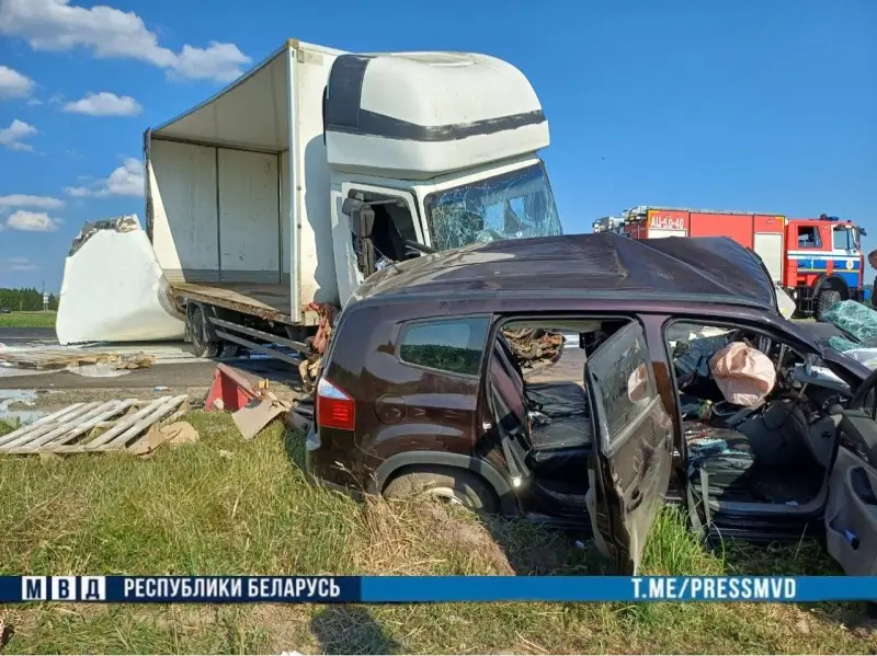 Жуткая авария под Славгородом: в столкновении легковушки и грузовика погибли три человека