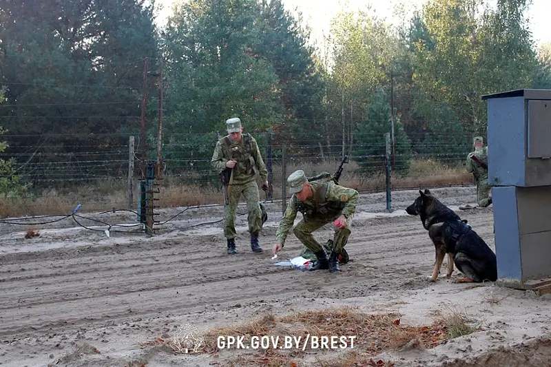 Под Брестом пограничники состязались за звание лучшей тревожной группы