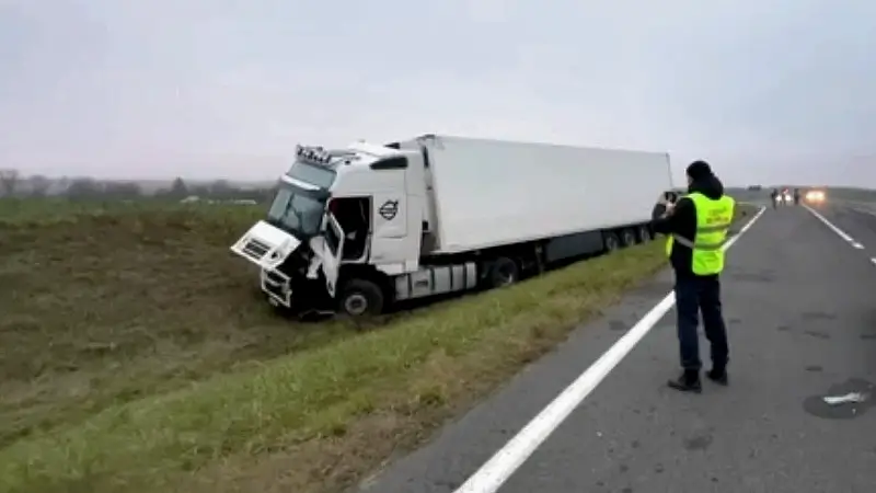 Грузовой «Вольво» задавил своего водителя