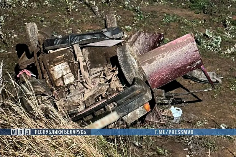 В Витебской области перевернулся ВАЗ с подростками: один погиб