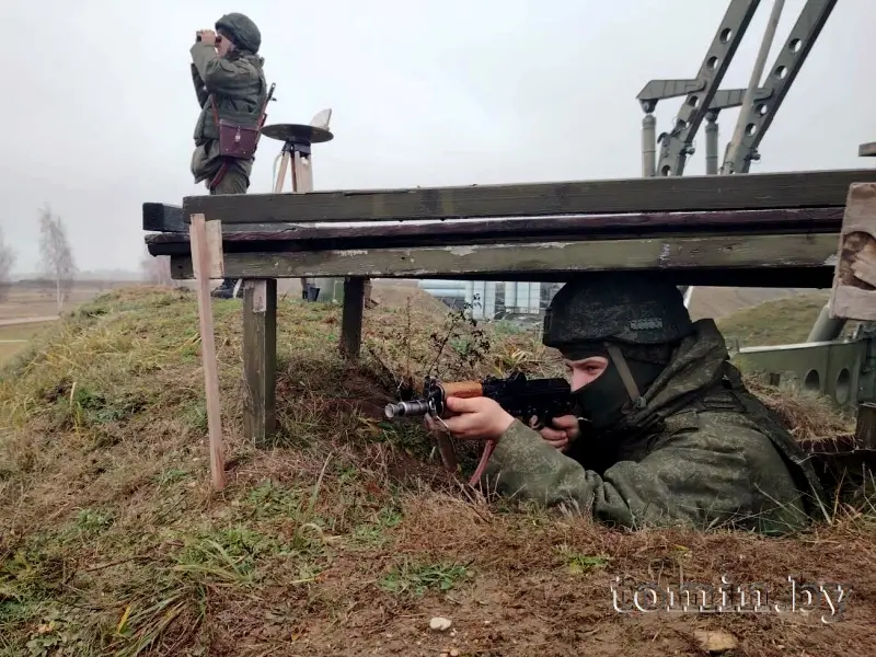 Оборона военного городка, маскировка техники и другие задачи: в Бресте зенитчики провели занятия по боевой готовности