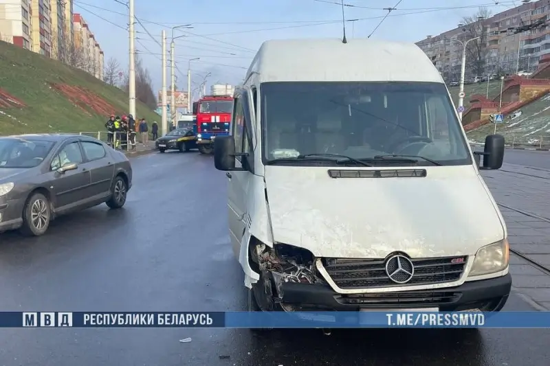 В Витебске школьник погиб под колесами микроавтобуса