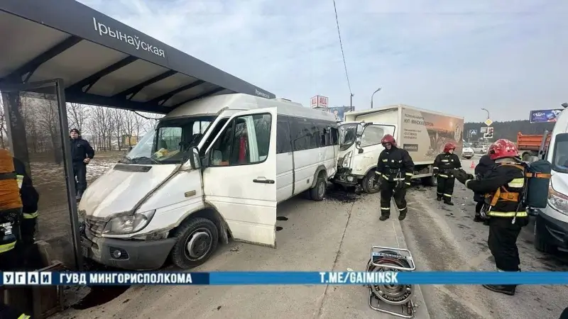 В Минске грузовик протаранил маршрутку: пострадали 6 человек