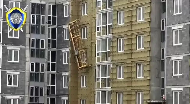 В Мачулищах погиб рабочий: сорвалась люлька