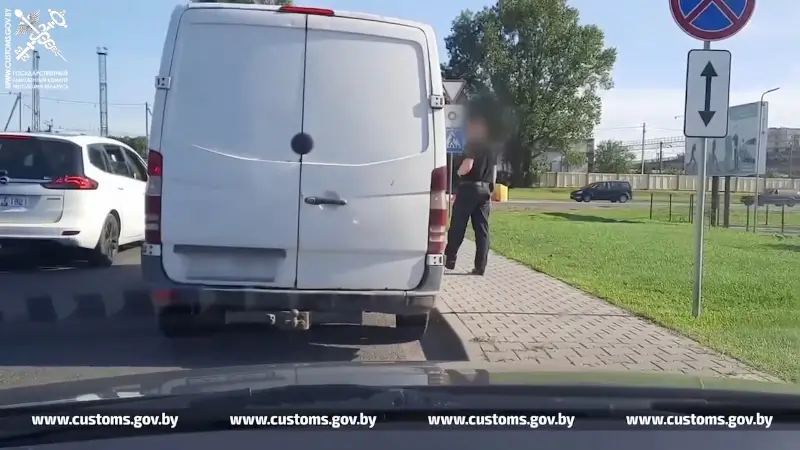 Нетрезвую женщину за рулем микроавтобуса остановили брестские таможенники Нетрезвую женщину за рулем микроавтобуса остановили брестские таможенники
