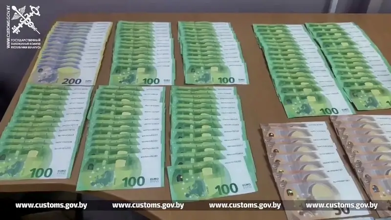 В июле более 150 человек попались на незаконном провозе валюты через белорусско-польскую границу В июле более 150 человек попались на незаконном провозе валюты через белорусско-польскую границу