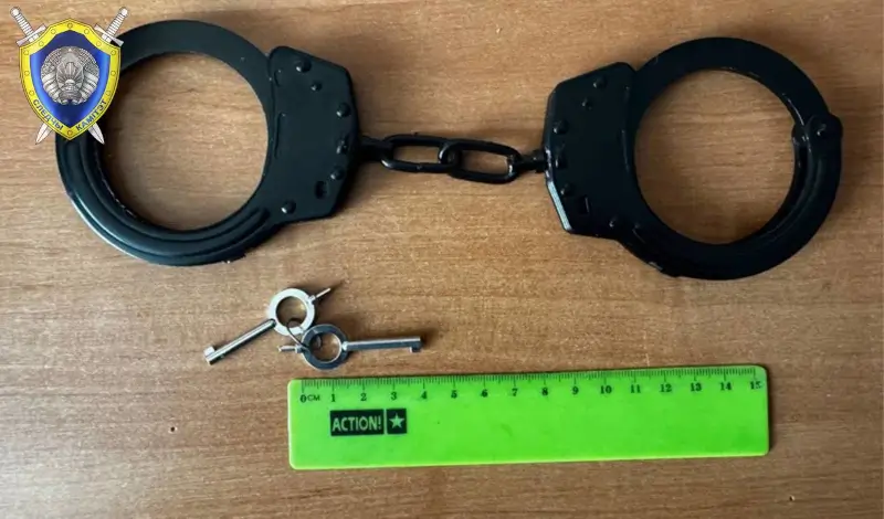 Студент-третьекурсник истязал соседа по общежитию и снимал пытки на телефон Студент-третьекурсник истязал соседа по общежитию и снимал пытки на телефон