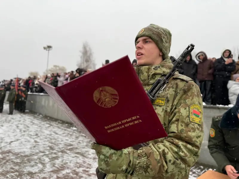 В Брестской крепости приняли присягу более тысячи военнослужащих В Брестской крепости приняли присягу более тысячи военнослужащих