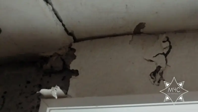 В Витебске просела межэтажная плита в доме на проспекте Победы: подъезд эвакуировали В Витебске просела межэтажная плита в доме на проспекте Победы: подъезд эвакуировали