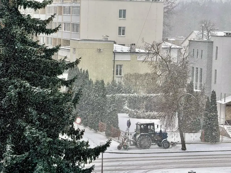 На Брест обрушился снегопад