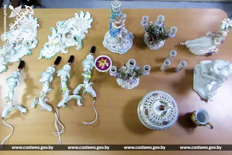 Фарфоровые культурные ценности задержали в пункте пропуска &laquo;Брест&raquo;