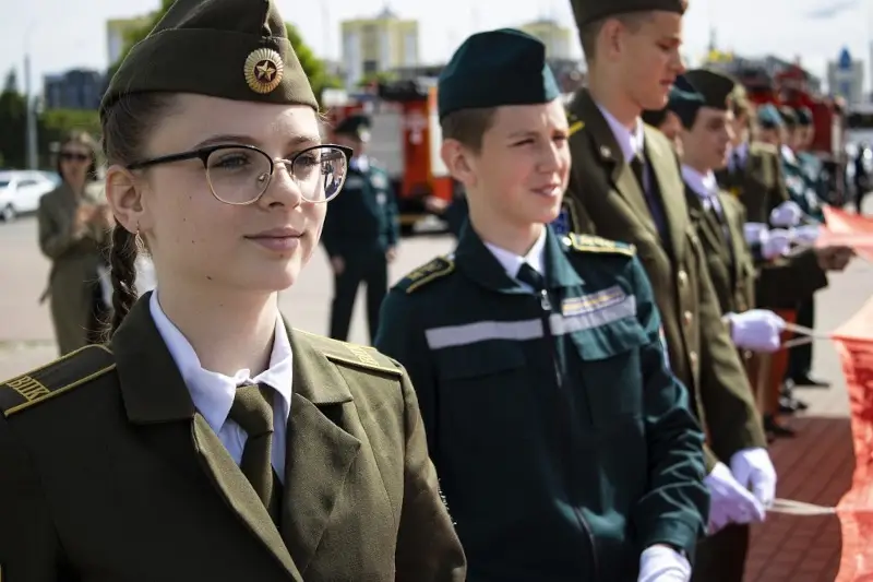 Брестский ГОЧС отметил 25-летие парадом и выставкой техники Брестский ГОЧС отметил 25-летие парадом и выставкой техники