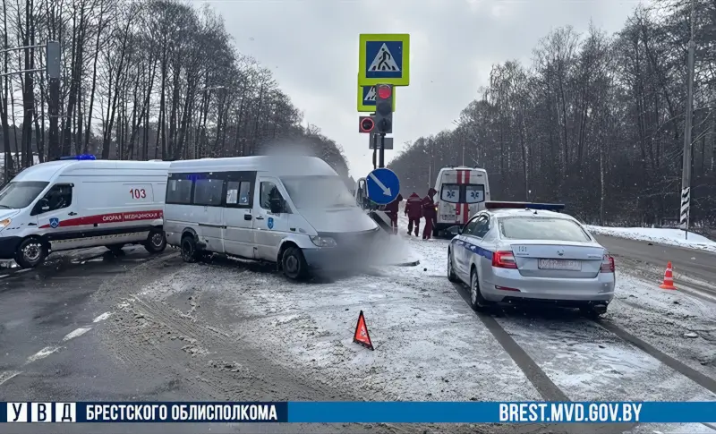 В Бресте маршрутка врезалась в скорую: дело в суде В Бресте маршрутка врезалась в скорую: дело в суде