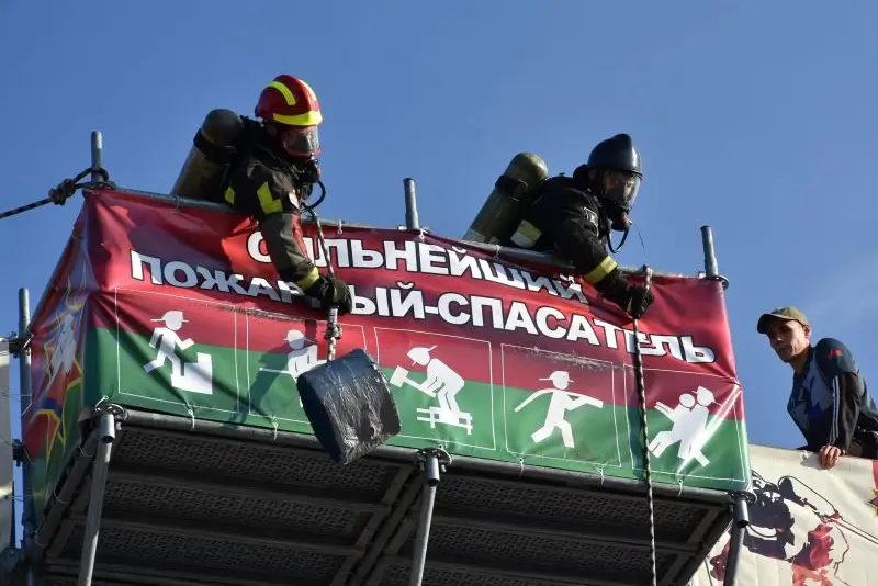 Испытание на прочность: как сильнейшие спасатели-пожарные одолевали «Брестский рубеж» Испытание на прочность: как сильнейшие спасатели-пожарные одолевали «Брестский рубеж»