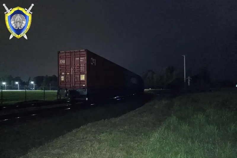 В Полоцком районе поезд насмерть сбил мужчину на рельсах В Полоцком районе поезд насмерть сбил мужчину на рельсах
