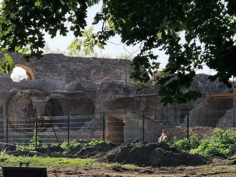 В Брестской крепости нашли старинное подземелье и монеты XVII века Подвалы XVII века и старинные монеты нашли в Брестской крепости