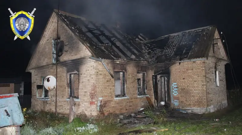 При пожаре в деревне Лесняки погибли двое братьев: подробности СК Двое братьев погибли на пожаре под Волковыском