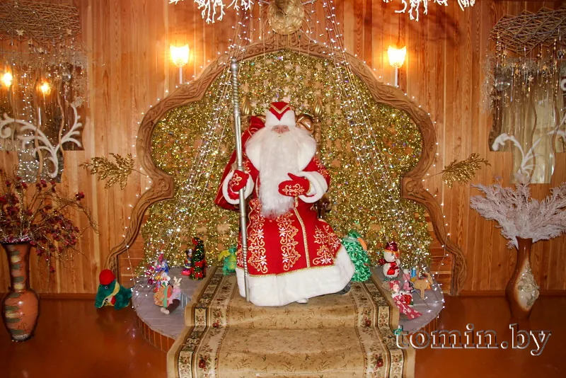 Дед Мороз в Беловежской пуще на троне