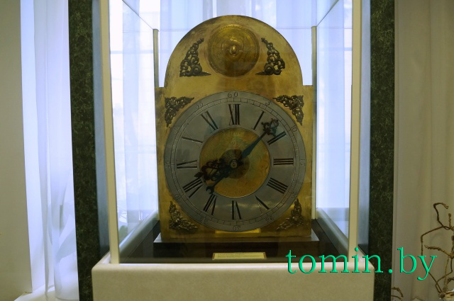 Музей истории города Бреста. Часы 1767 г. - фото