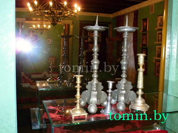 Музей «Ружанский дворцовый комплекс Сапегов». Подсвечники. Фото Ю. МАЛЫШЕВСКОГО. Музей «Ружанский дворцовый комплекс Сапегов». Подсвечники. Фото Ю. МАЛЫШЕВСКОГО.