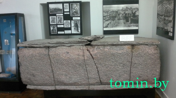 Музей Белорусского Полесья. Туровский саркофаг. Фото Тамары ТИБОРОВСКОЙ Музей Белорусского Полесья. Туровский саркофаг. Фото Тамары ТИБОРОВСКОЙ