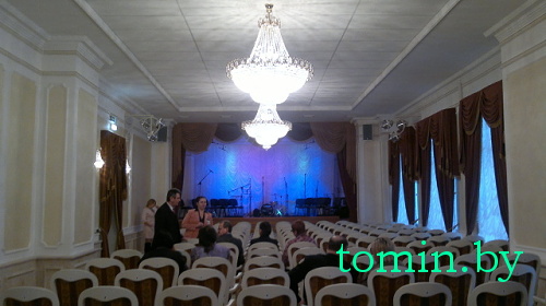 Брестская областная филармония. Фото Тамары ТИБОРОВСКОЙ Брестская областная филармония. Фото Тамары ТИБОРОВСКОЙ